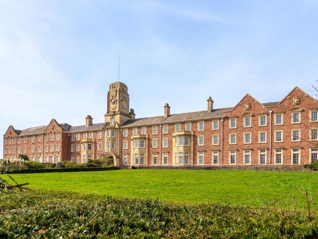 Flat for sale in Caerleon, Wales