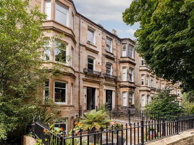 Flat for sale in Langside, Scotland