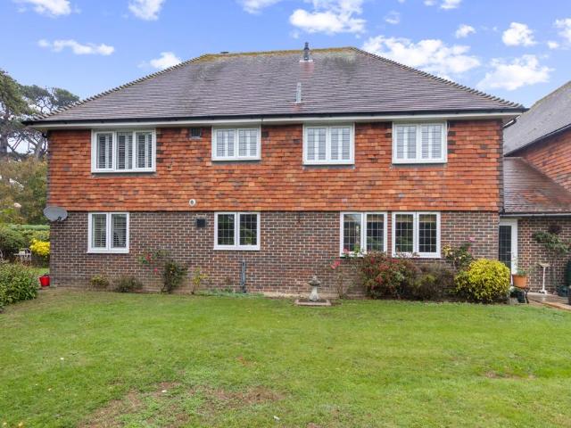 Flat for sale in Nyetimber, Arun