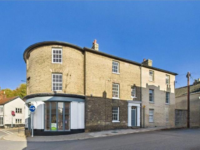 Flat for sale in Eastbridge, Suffolk
