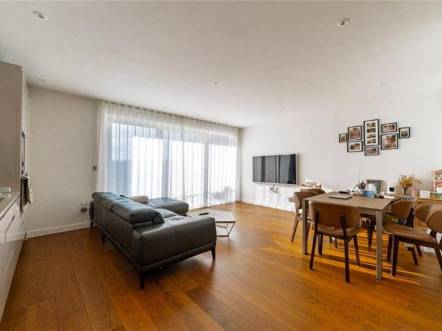 Flat for sale in Colindale, Greater London