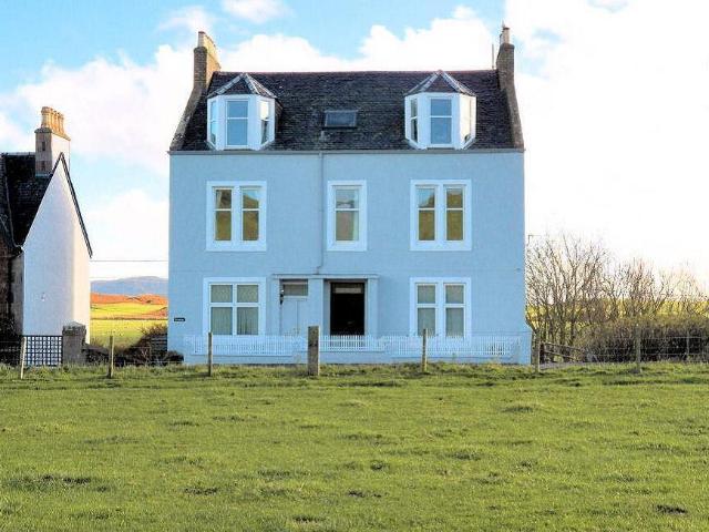 Flat for sale in Machrimore, Southend