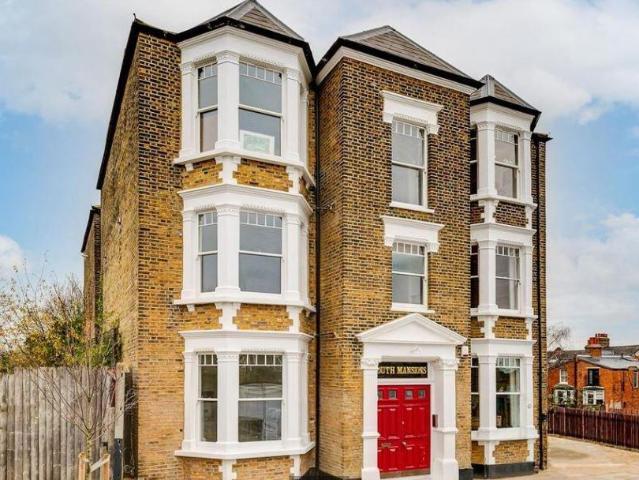 Flat for sale in West Hampstead, Greater London