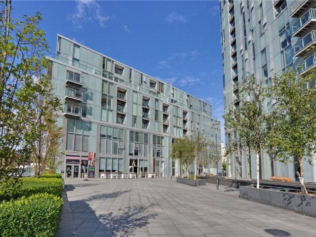 Flat for sale in London Borough of Lewisham, Deptford