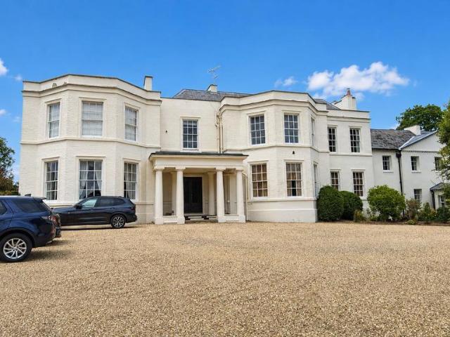 Flat for sale in Eagle Farm, Milton Keynes