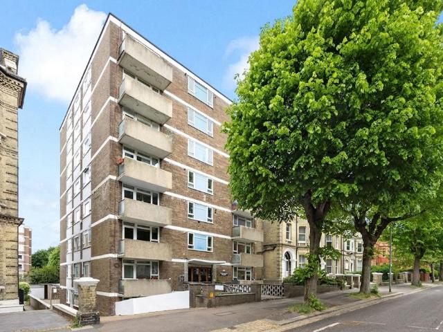 Flat for sale in Aldrington