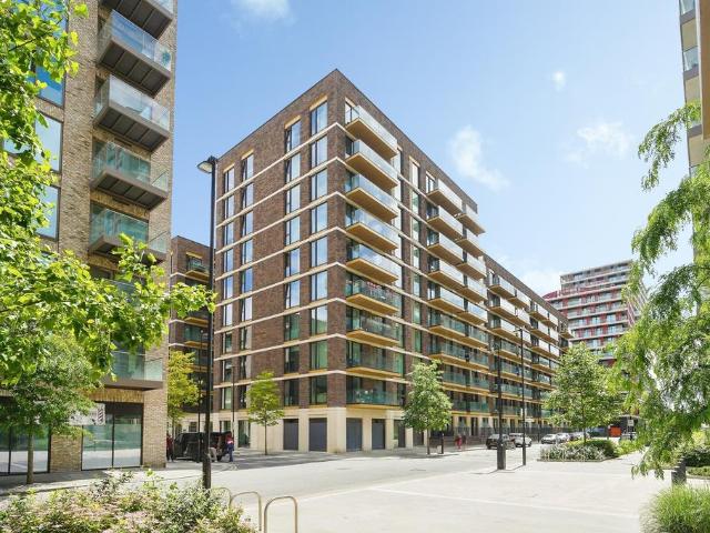 Flat for sale in Silvertown, Greater London