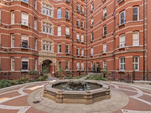 Flat for sale in Westminster, Victoria