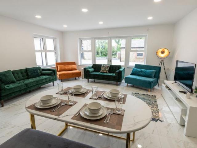 Flat for sale in Bolton