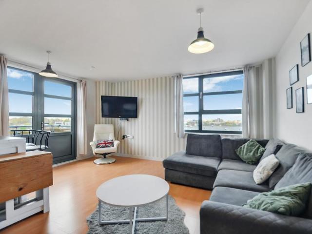 Flat for sale in Hoxton, De Beauvoir Town