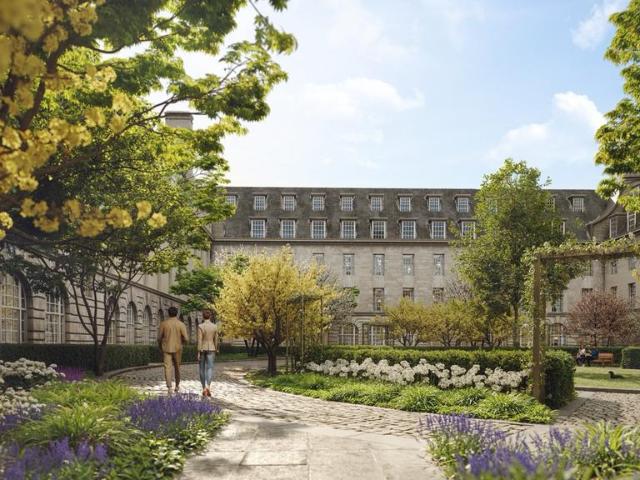 Flat for sale in Surbiton, Greater London