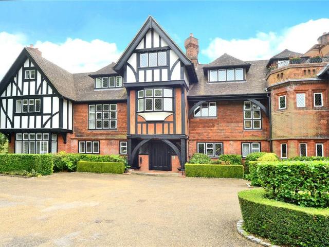 Flat for sale in Red Hill, Surrey