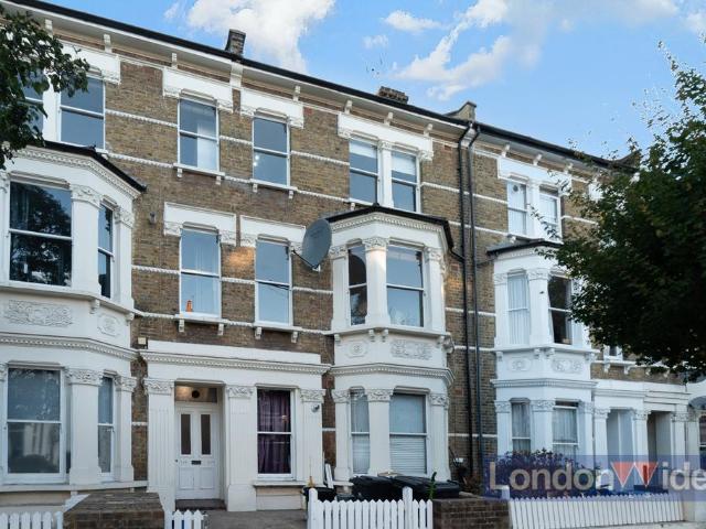Flat for sale in Kensal Town, Greater London
