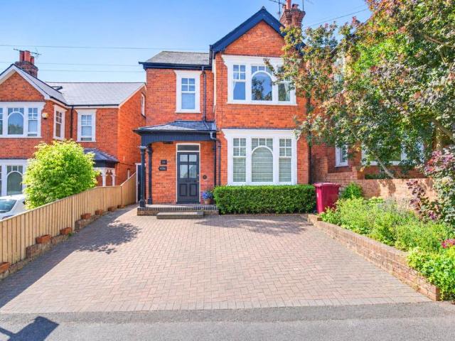 Flat for sale in Reading