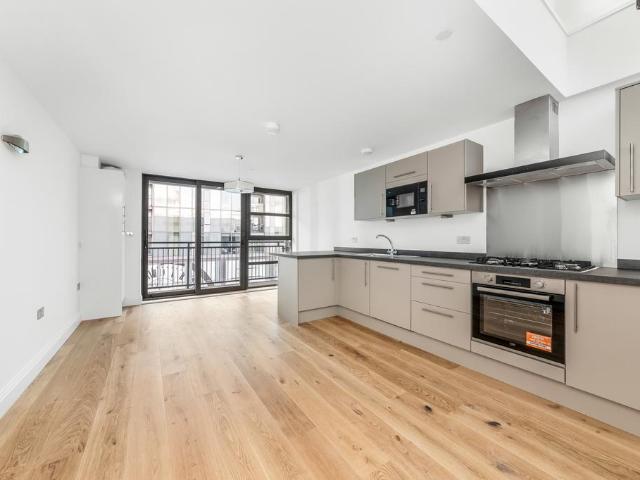 Flat for sale in Greenwich Town Centre, Greater London
