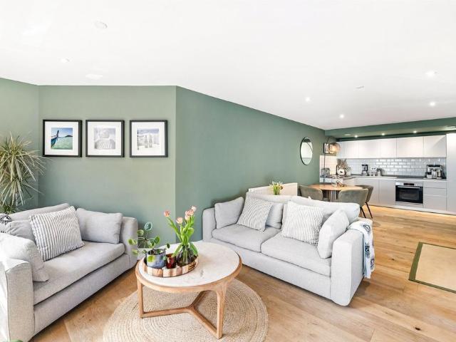 Flat for sale in Aldrington