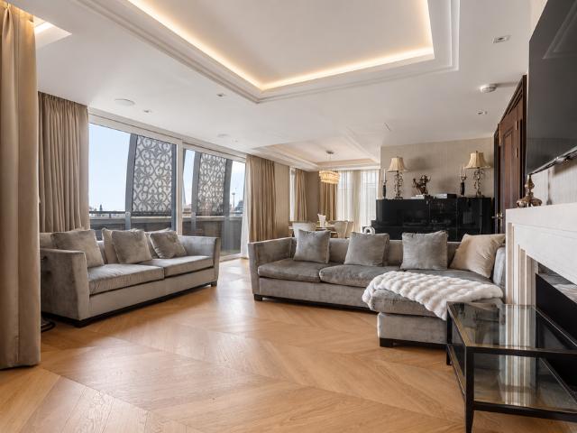 Flat for sale in St Clement Danes, Greater London