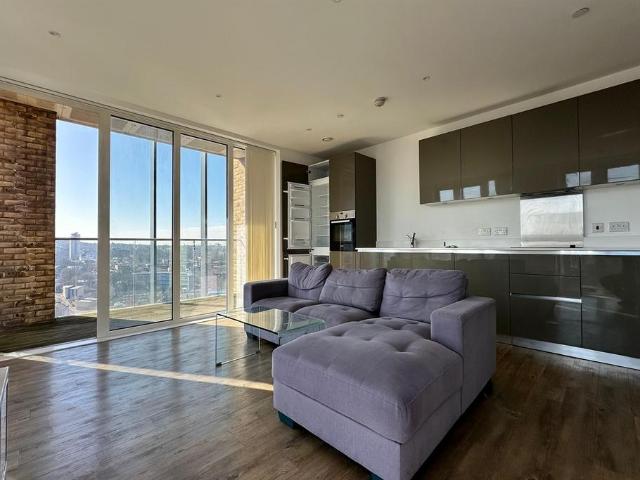 Flat for sale in Glyndon, Greater London