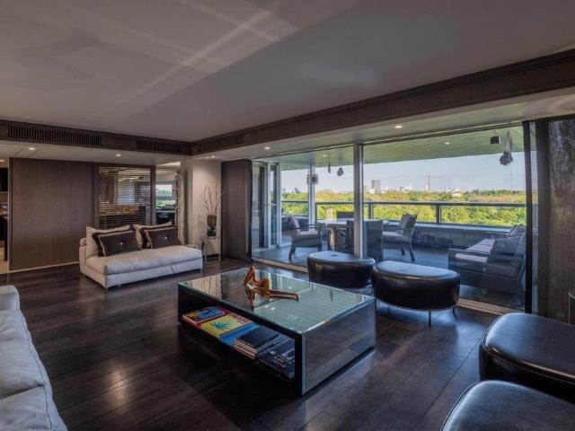 Flat for sale in St. John's Wood, Greater London