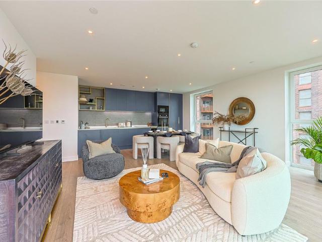 Flat for sale in Alperton, Greater London