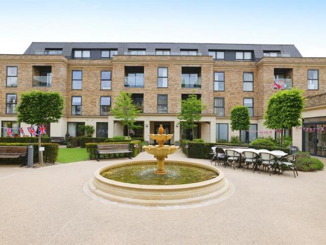 Flat for sale in Salisbury, Wiltshire