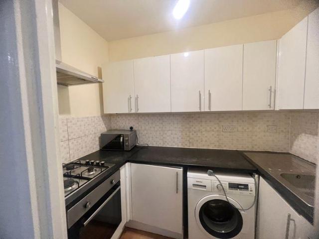 Flat for sale in Ponders End, Greater London