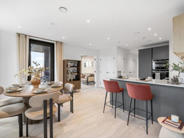 Flat for sale in Greenwich Peninsula, Isle Of Man