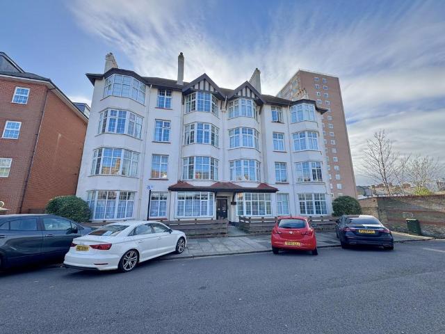 Flat for sale in Alton Barnes, Essex