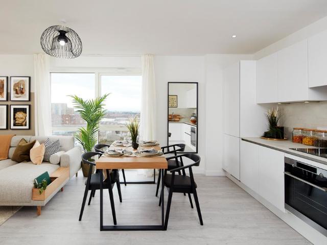 Flat for sale in London, Isle Of Man