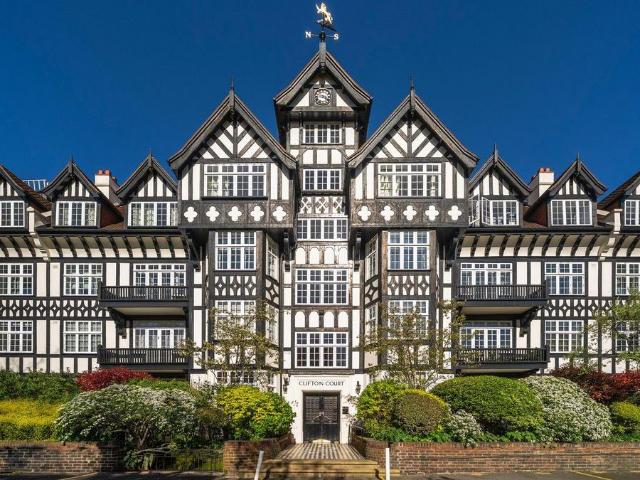 Flat for sale in St. John's Wood, Greater London