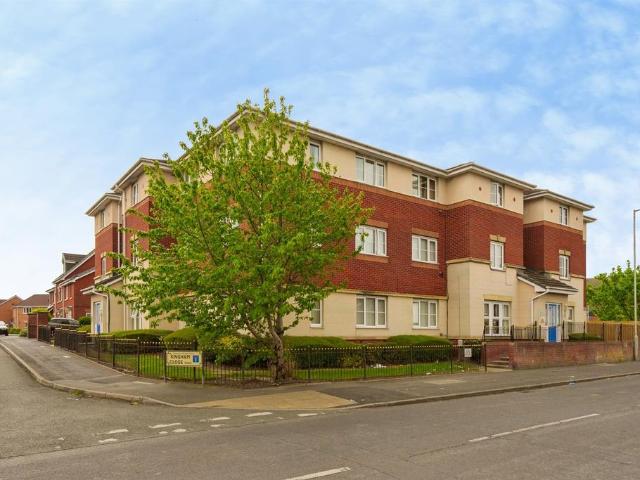 Flat for sale in Leasowe, Wirral