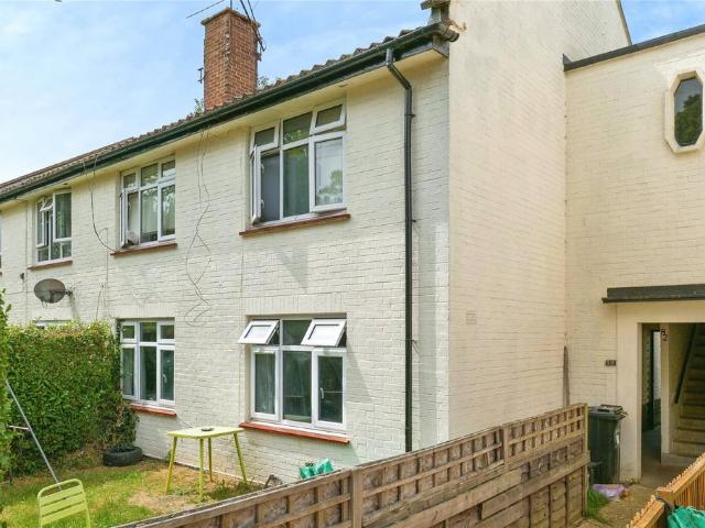 Flat for sale in Shinfield