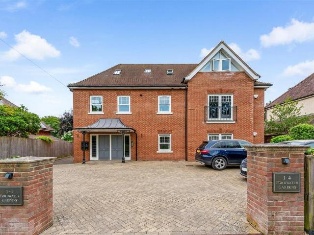 Flat for sale in Lavant, Littlecote