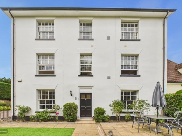 Flat for sale in Huntingdon, Cambridgeshire