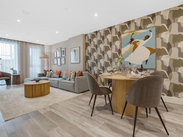 Flat for sale in North Woolwich, Greater London
