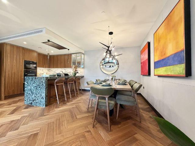 Flat for sale in St. George in the East, Wapping