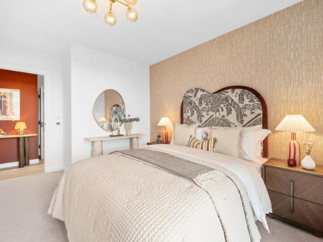 Flat for sale in Royal Borough of Greenwich, Greater London