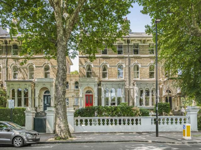 Flat for sale in Highbury, Greater London