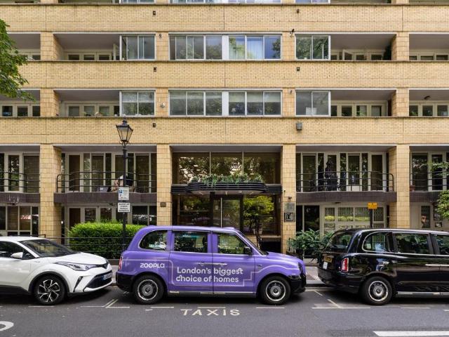 Flat for sale in Westbourne Green, Greater London