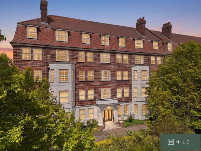 Flat for sale in Brondesbury, Greater London