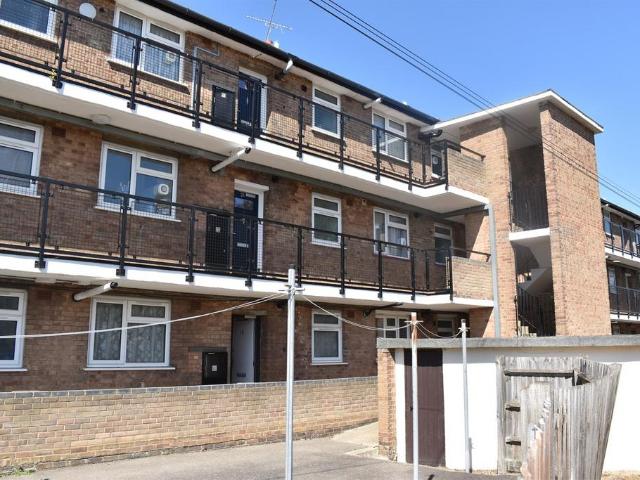 Flat for sale in Melbourne, Chelmsford