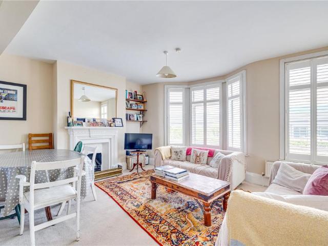Flat for sale in Fulham, Sands End