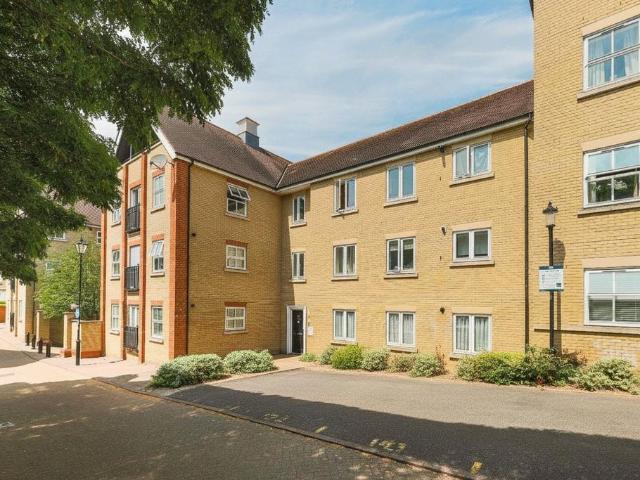 Flat for sale in Fordham Heath, Essex
