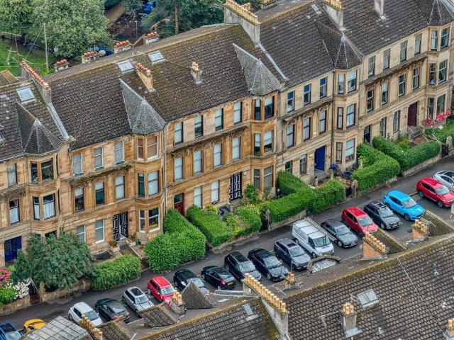 Flat for sale in Broomhill, Scotland