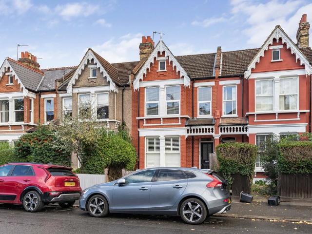 Flat for sale in West Dulwich, Greater London
