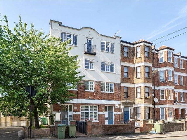 Flat for sale in Brixton, Greater London