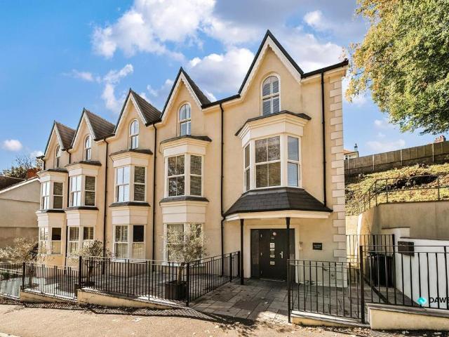 Flat for sale in Rotherslade, Newton