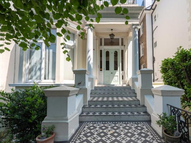 Flat for sale in Belsize Park, Primrose Hill