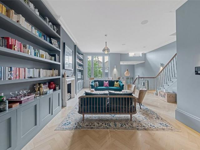 Flat for sale in City of Westminster, Greater London