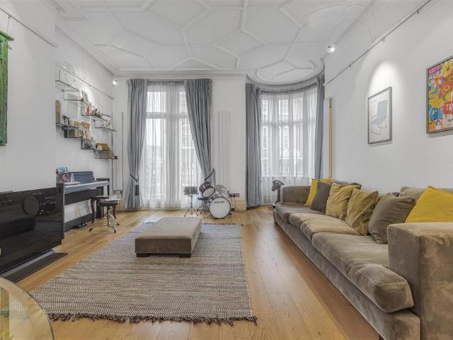 Flat for sale in Kensal Town, Bayswater
